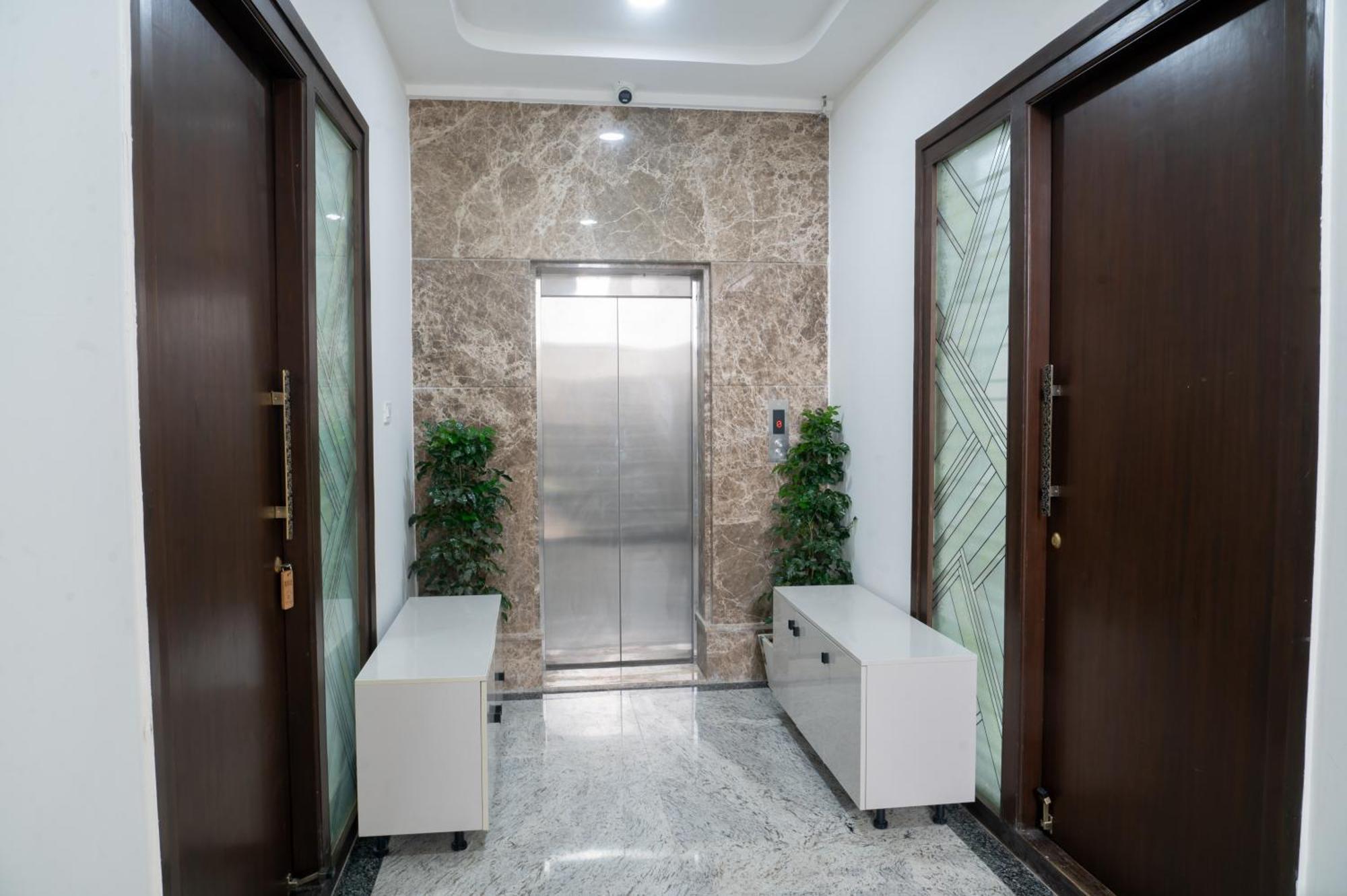 The Balcony Suites Hyderabad Ngoại thất bức ảnh